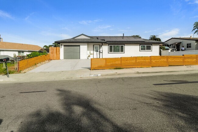 Foto del edificio - Stunning Home in Oceanside