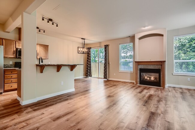 Building Photo - Beautiful 3 Bed 3 Bath Bonney Lake Home!