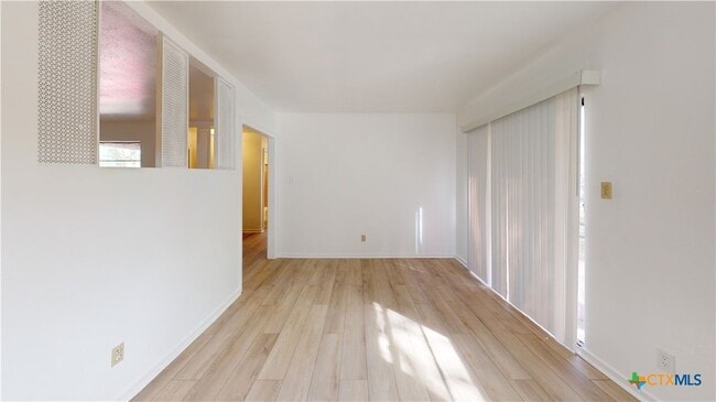 Building Photo - 1102 S Ann Blvd