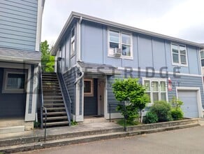 Building Photo - 132 SE 119th Ave