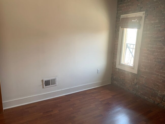 Building Photo - 1223 Bingham St