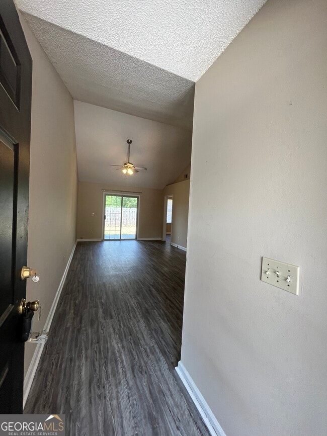 Building Photo - 411 Baltic Ct