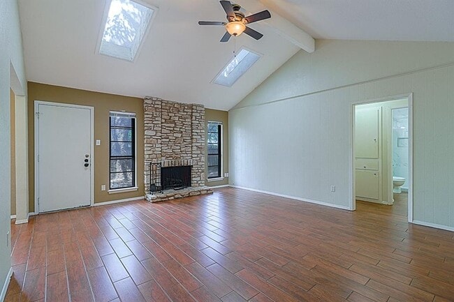 Foto del edificio - 3510 Oak Creek Dr