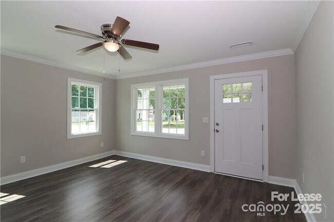 Building Photo - 3973 Newhall Dr NW