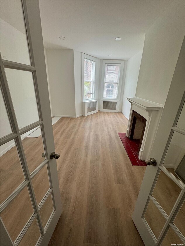 Building Photo - 72-27 68th St