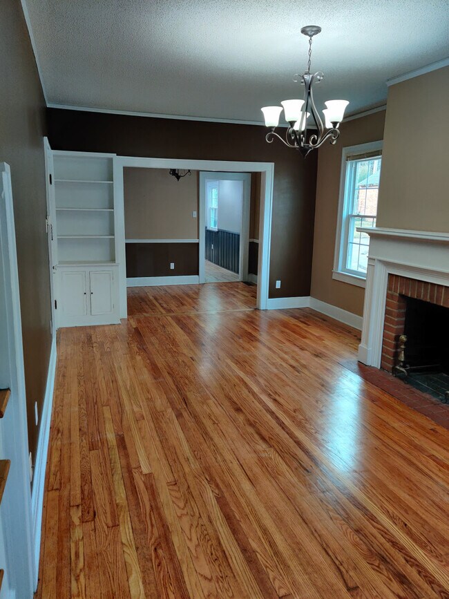 Building Photo - 369 Wallace Lane