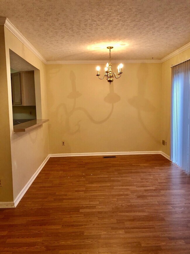 Foto del edificio - 5322 Country Ridge Dr