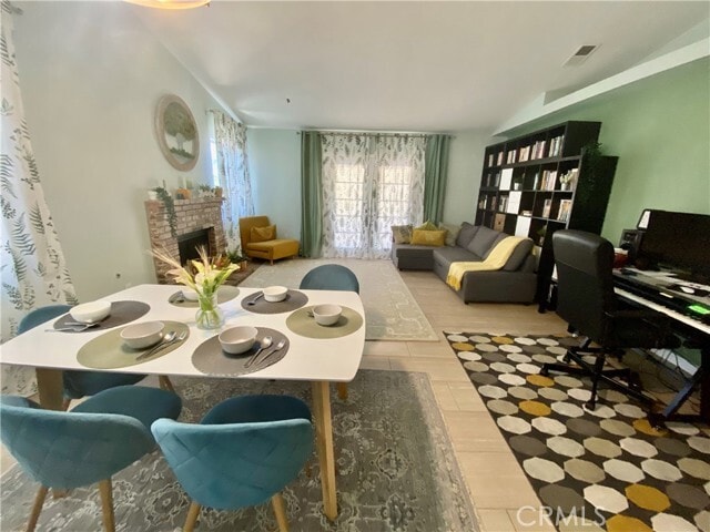 Foto del edificio - 26222 Newport Ave
