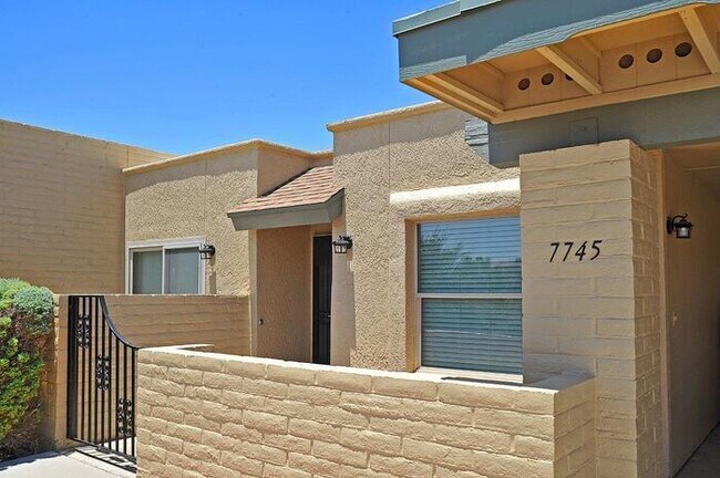 Building Photo - Beautifully Updated 3 Bedroom Townhome nea...