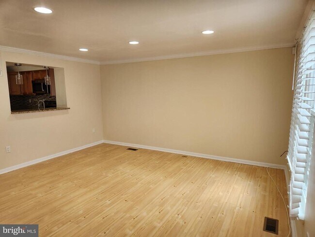 Foto del edificio - 6232 Twain Ct