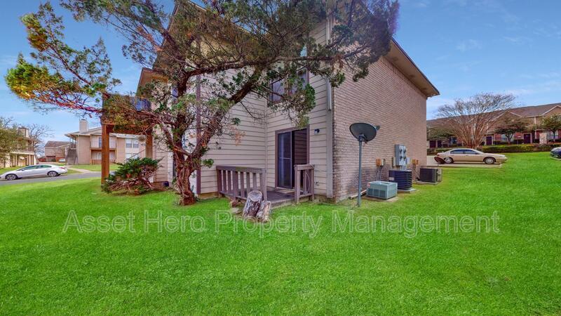 Building Photo - 1007 Spring Loop