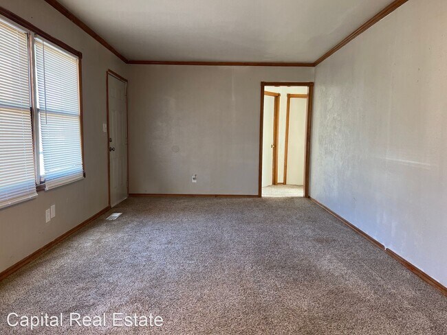 Building Photo - 2 br, 1.5 bath House - 3220 SE 21st Street