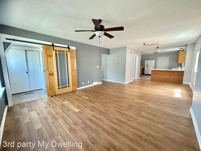 Foto del edificio - 3 br, 1.5 bath House - 2512 N Bartlett Ave