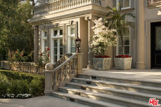 Foto del edificio - 628 N Rodeo Dr