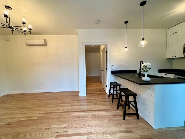 Foto del edificio - Private and Stylish One-Bedroom, Available...