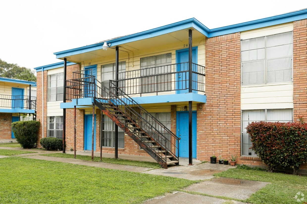 Primary Photo - Hartman Apartments