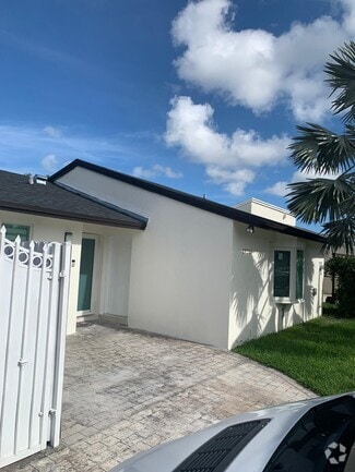 Building Photo - 19261 SW 118th Ct