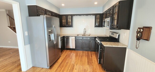 Building Photo - 2155 Abbeywood Ct