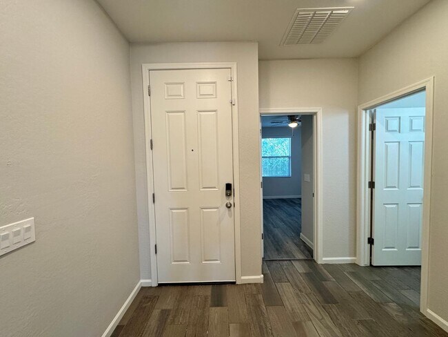 Foto del edificio - 2308 E Dust Devil Dr