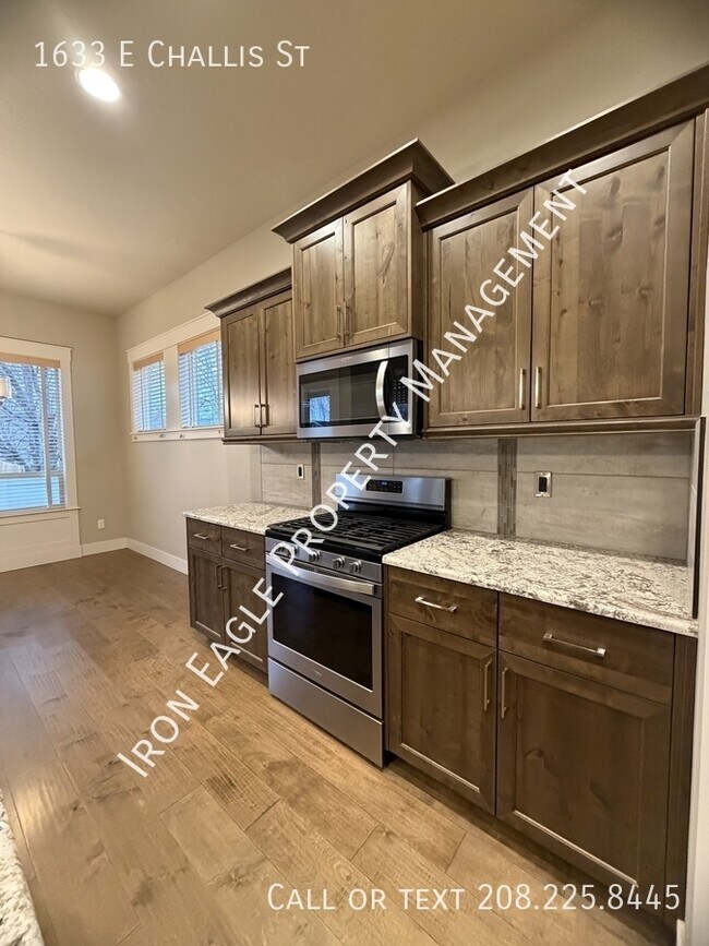 Foto del edificio - 1633 E Challis St