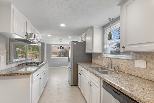 Foto del edificio - 24610 Green Moss Dr