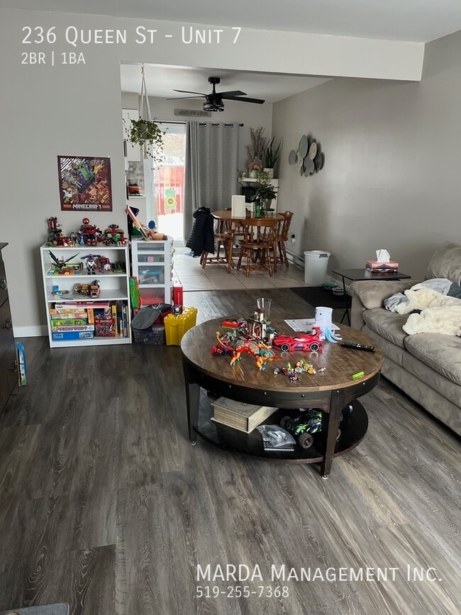 Photo du bâtiment - RENOVATED 2 BED/1 BATH TOWNHOUSE IN HARROW + HYDRO & WATER!