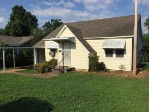 Building Photo - 212 N 43rd St