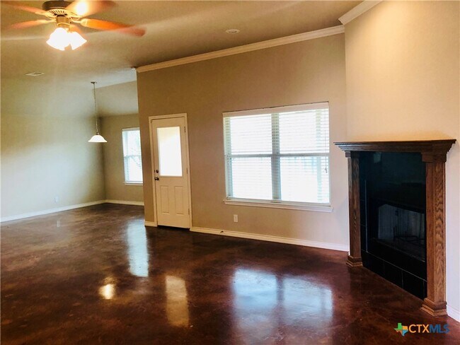 Foto del edificio - 606 Tumbleweed Dr