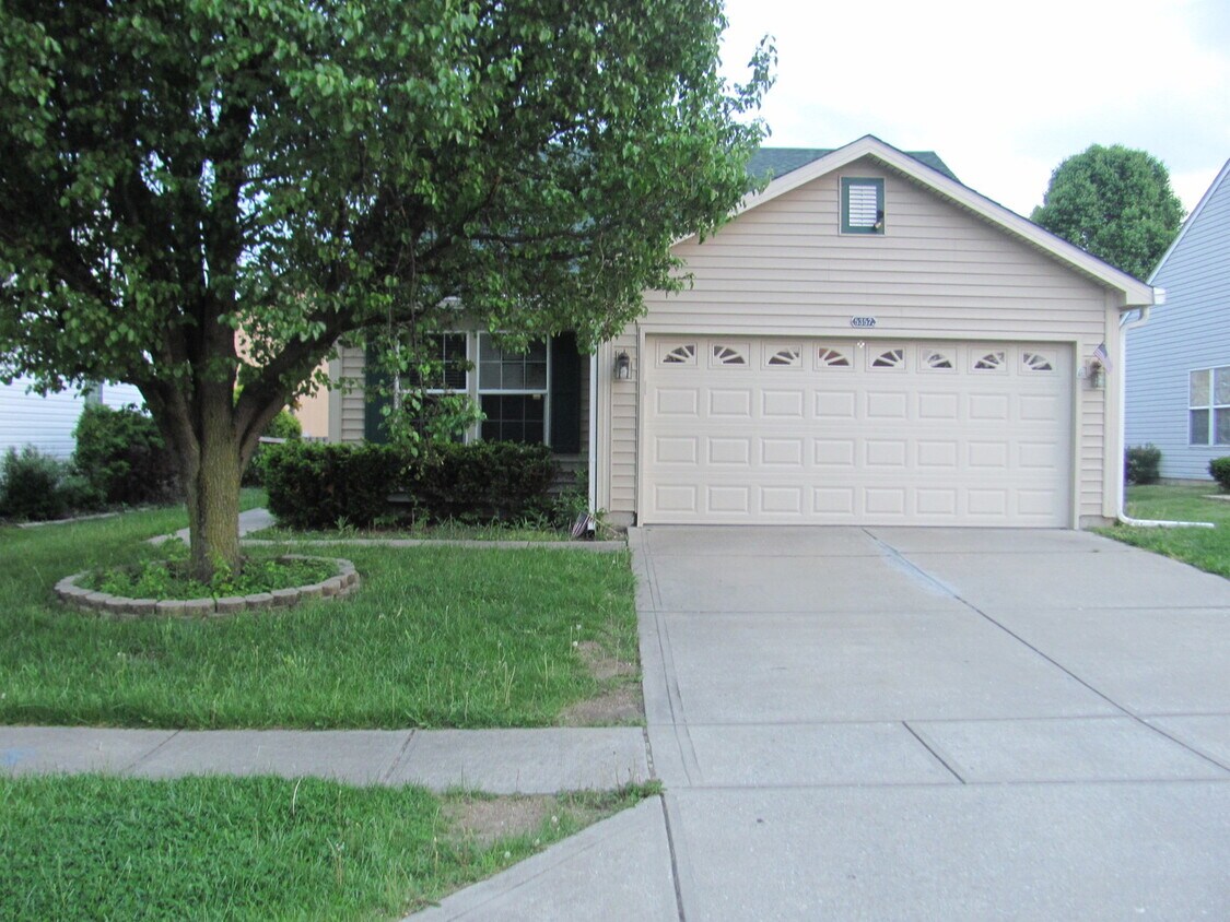 Foto principal - Cozy 3BR Ranch in Wayne Twp Schools