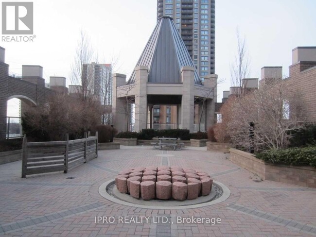 Building Photo - 388-388 Prince of Wales Dr