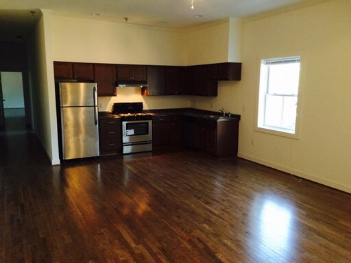 Building Photo - 3027 W Cary St