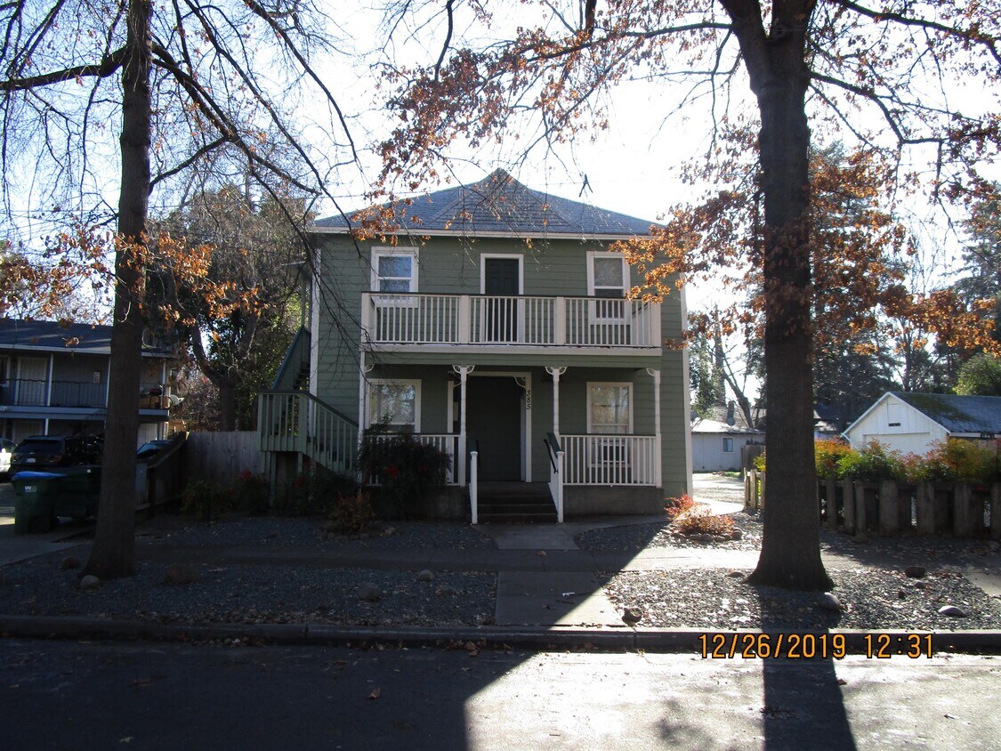 385 E 12th St Unit 2, Chico, CA 95928 Room for Rent in Chico, CA