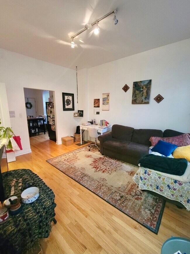 Foto del edificio - 1443 N Campbell Ave