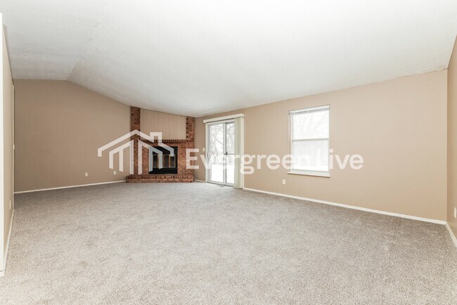 Foto del edificio - 5699 Waynegate Rd