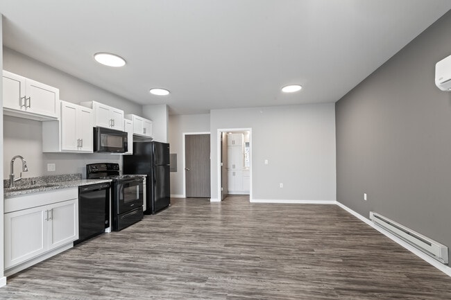 Building Photo - Rock Pointe Village I LLC
