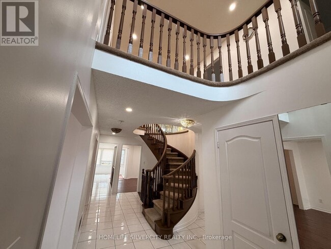 Building Photo - 5 Blue Oak Ave