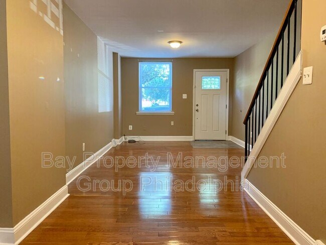 Building Photo - 2241 Tulip St