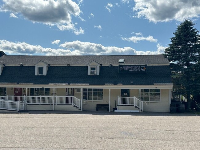 Building Photo - 748 Calef Hwy