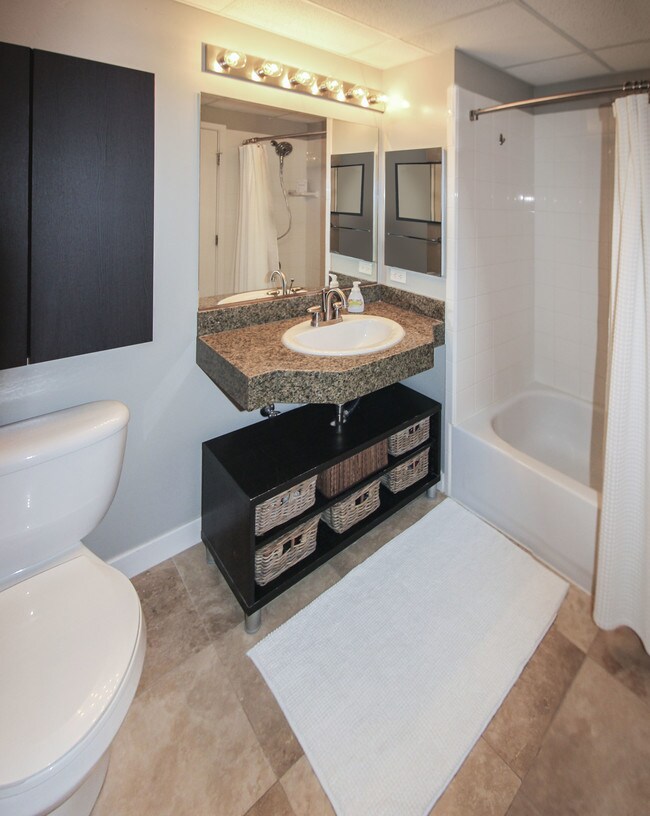 Foto principal - 1080 Park Blvd