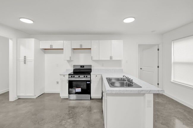 Building Photo - 2855 Choctaw Ave