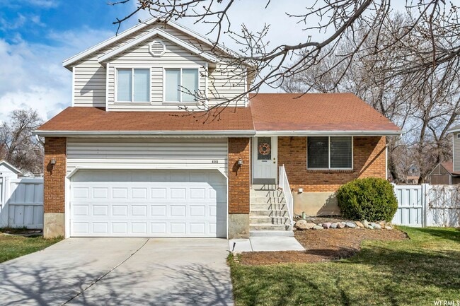 Spacious West Jordan Home Backing to Duck Pond & Trails | Large Yard + Garage - Spacious West Jordan Home Backing to Duck Pond & Trails | Large Yard + Garage