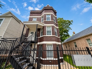 Building Photo - 5409 S Winchester Ave