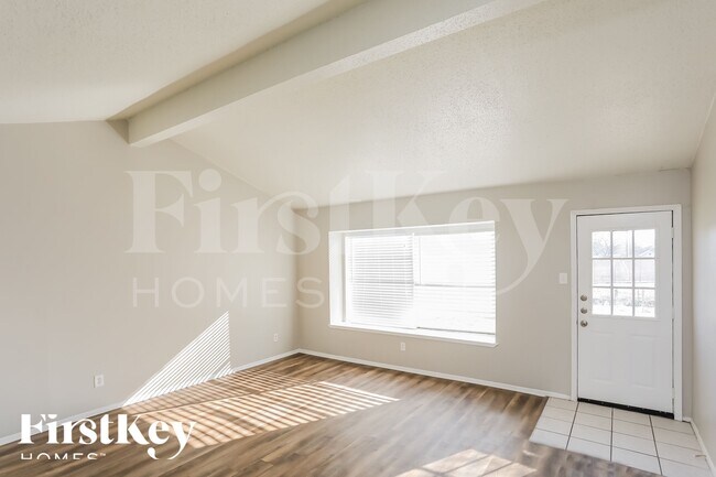 Foto del edificio - 612 Coolwood Ln