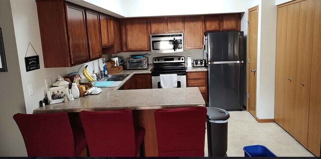 Building Photo - 2 Bedroom 2 bath apt.