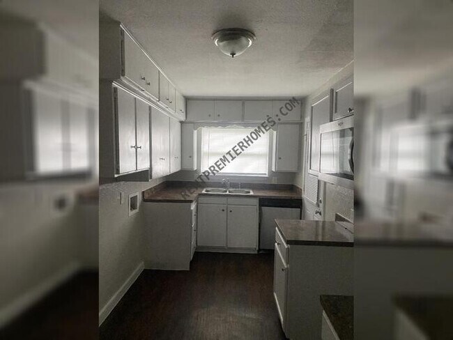 Building Photo - 3638 Moonstone Dr