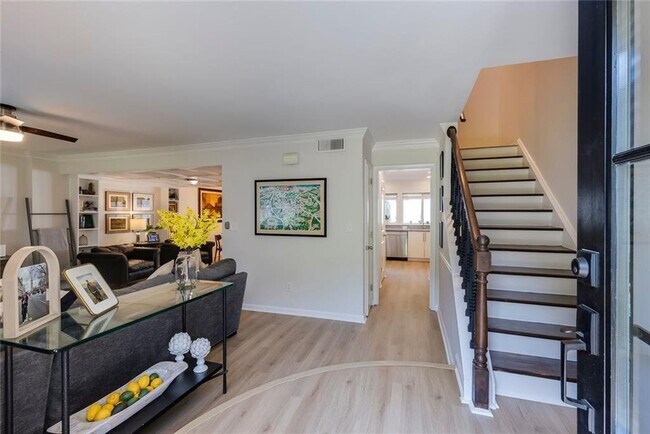 Foto del edificio - 7090 Stonington Dr NE
