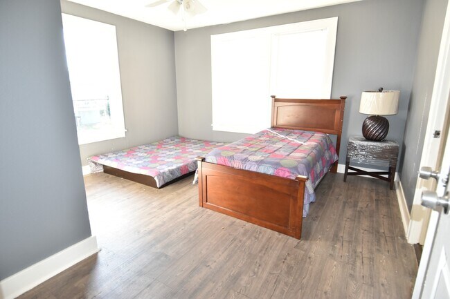 Foto del edificio - 807 7th St