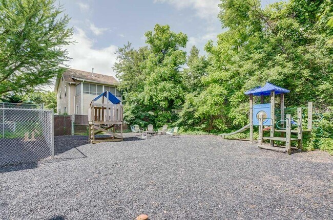 Foto del edificio - 2652 Milwaukee St