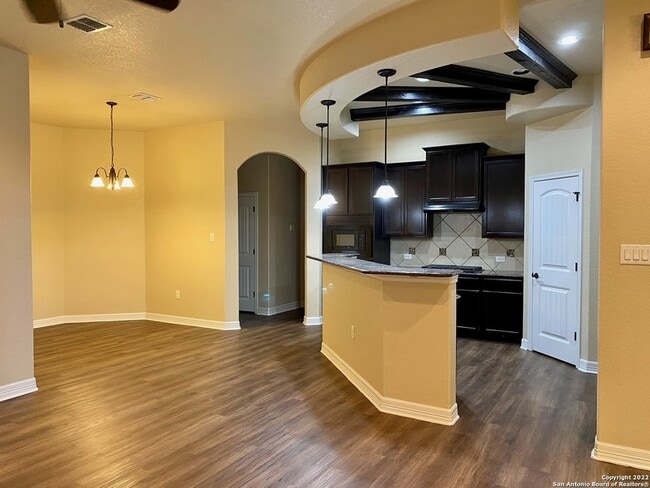 Foto del edificio - 8634 Shady Mountain