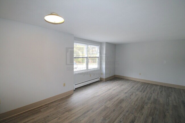 Foto del edificio - 28 Ivy Ln